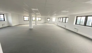  Bureaux BOUGUENAIS / Nantes Sud -330 M²