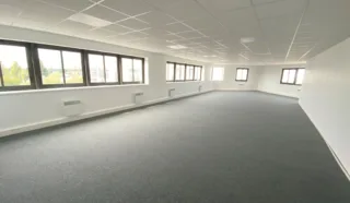  Bureaux BOUGUENAIS / Nantes Sud -330 M²