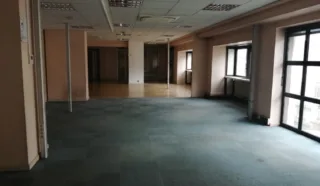  BUREAUX / COMMERCE VANNES 440 m²