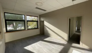  BUREAUX 150 m² QUEVERT