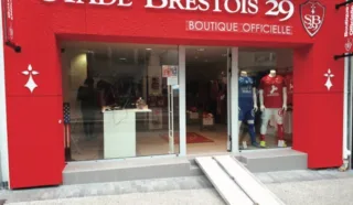  LOCAL COMMERCIAL 121 m² -BREST