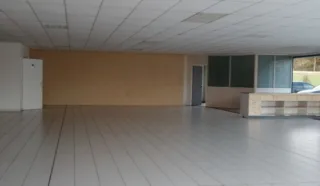  LOCAL COMMERCIAL 500 M² PLOUAY