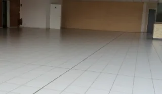  LOCAL COMMERCIAL 500 M² PLOUAY