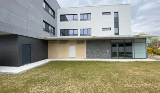  BUREAUX & LOCAUX COMMERCIAUX 1 090 m² -BREST