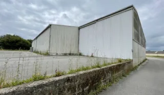  BATIMENT INDUSTRIEL 885 m² CAUDAN