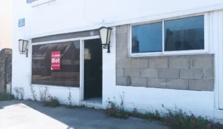  LOCAL COMMERCIAL / BUREAUX VITRINE VANNES 78 m²