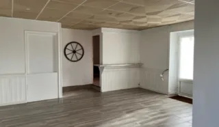  LOCAL COMMERCIAL / BUREAUX VITRINE LOCMARIAQUER 60 m²