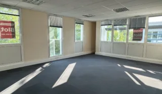  BUREAUX 347 m² RENNES
