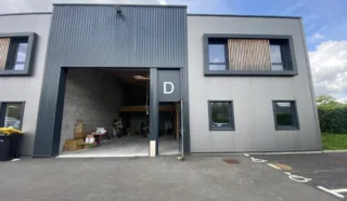  CELLULE D'ACTIVITES 274 m² SAINT-GILLES