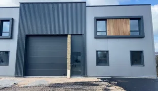  CELLULE D'ACTIVITES 274 m² SAINT-GILLES