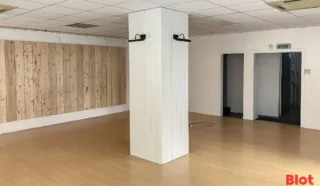  LOCAL COMMERCIAL 75 m² LORIENT