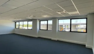  LOCAUX D'ACTIVITES 305 m² CARQUEFOU