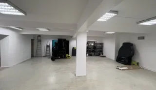  LOCAUX D'ACTIVITÉS 120 m² NANTES