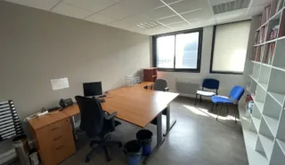  BUREAUX 150 m² LANESTER