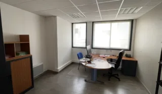  BUREAUX 150 m² LANESTER