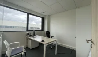  LOCAUX D'ACTIVITES 305 m² CARQUEFOU