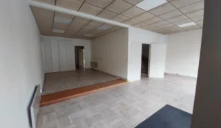  LOCAUX PROFESSIONNELS 200 m² PONTIVY