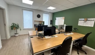  LOCAL ACTIVITES 980 m² CORP-NUDS