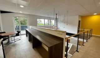  LOCAL ACTIVITES 980 m² CORP-NUDS