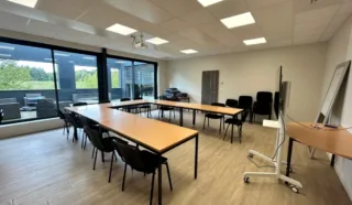  LOCAL ACTIVITES 980 m² CORP-NUDS