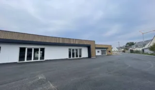  LOCAL COMMERCIAL BELZ 198 m²
