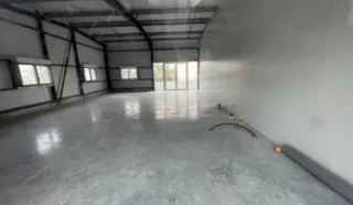  LOCAL COMMERCIAL BELZ 198 m²