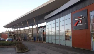  LOCAL COMMERCIAL 890 m ² LOCMINE BIGNAN