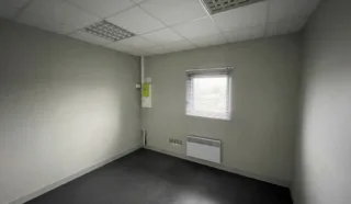  LOCAL D'ACTIVITES 205 m² PLOUIGNEAU