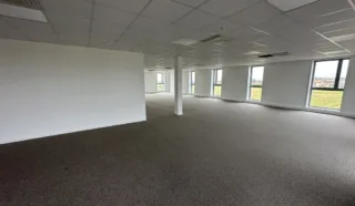  BUREAUX DE 169 m² VALLET