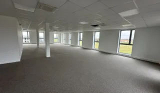  BUREAUX DE 169 m² VALLET