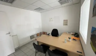  BUREAU VITRINE 60 m² LORIENT
