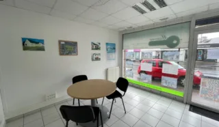  BUREAU VITRINE 60 m² LORIENT