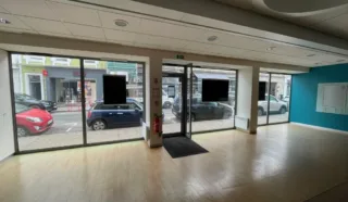  LOCAL COMMERCIAL LORIENT 300 m²