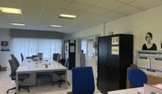  LOCAUX D'ACTIVITES 1 211 m² BRIEC