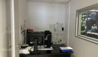  LOCAUX D'ACTIVITES 1 211 m² BRIEC