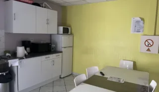  LOCAUX D'ACTIVITES 1 211 m² BRIEC