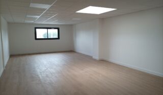  LOCAL PROFESSIONNEL VANNES / PLESCOP 51 m²