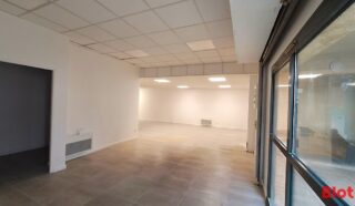  LOCAL COMMERCIAL VANNES 65 m²
