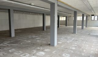  Local d'activités 580 m² QUEVERT