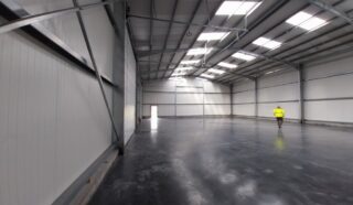 LOCAL D'ACTIVITES ENTREPOT NEUF 400 m² GUIDEL