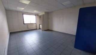  BATIMENT INDUSTRIEL 450 m² PONTIVY