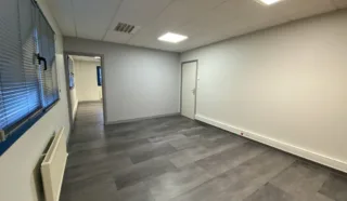  LOCAL D'ACTIVITES 400 M² TADEN