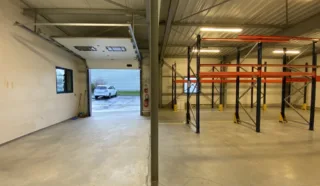  LOCAL D'ACTIVITES 400 M² TADEN