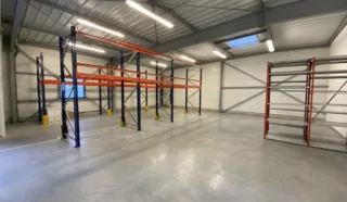  LOCAL D'ACTIVITES 400 M² TADEN