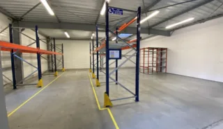  LOCAL D'ACTIVITES 400 M² TADEN