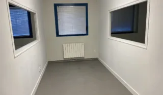  LOCAL D'ACTIVITES 400 M² TADEN