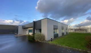  LOCAL D'ACTIVITES 400 M² TADEN