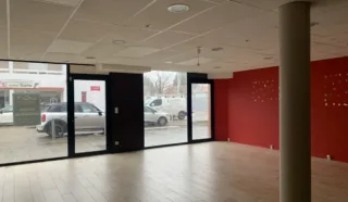  LOCAL COMMERCIAL 84 m² LES SORINIERES CENTRE VILLE
