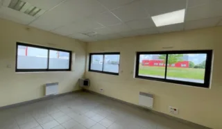  LOCAUX D'ACTIVITÉS 580 M² ERBRAY