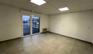  LOCAL D'ACTIVITÉS 490 m² BREAL-SOUS-MONTFORT